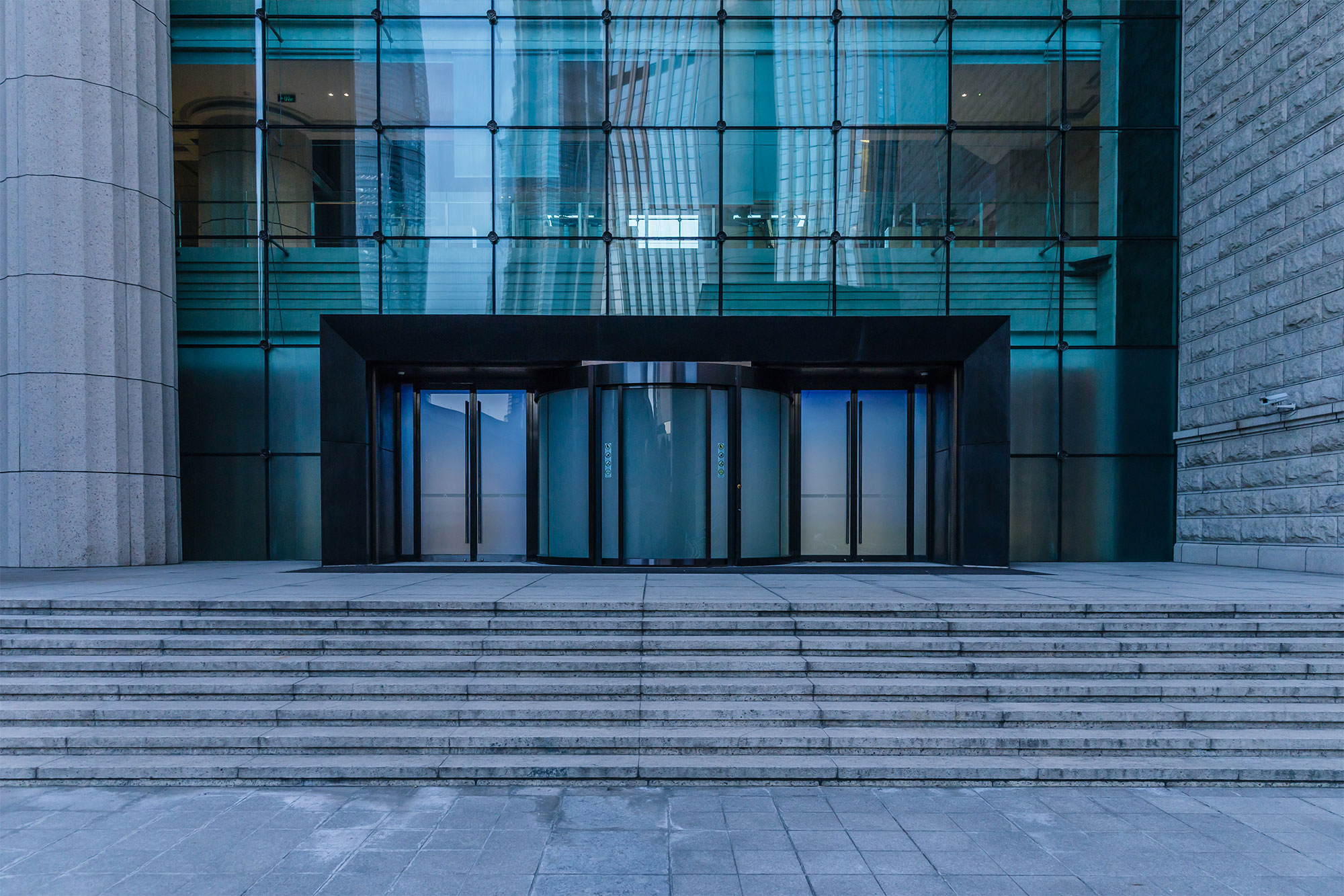 安福门控科技发展历程1,2008年郑州安福铜蕴自动门控有限公司成立公司