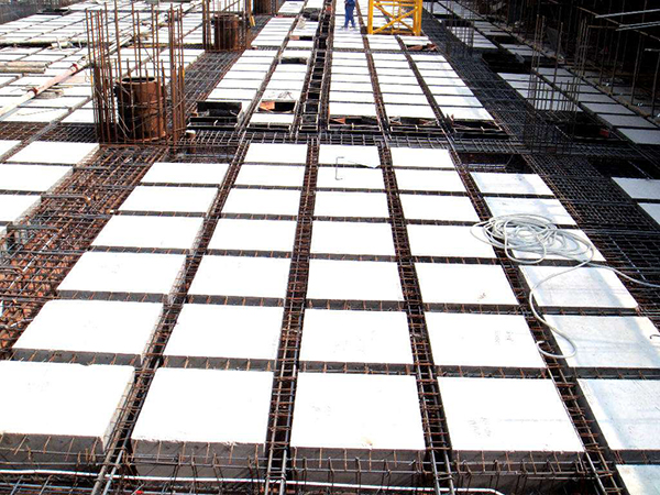 空心楼盖薄壁箱体